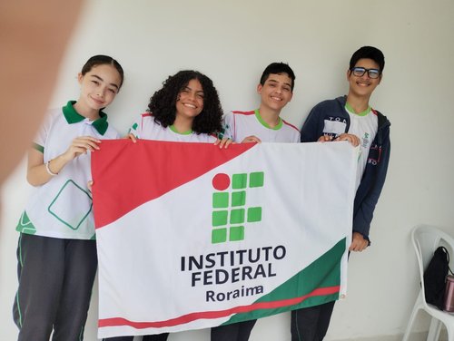 Estudantes do CBV Romella, Daniele Mafra, João Paulo e Mateus, do xadrez - Ft Divulgacao